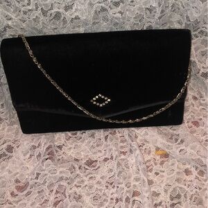 Elegant Black Velvet Clutch with Chain